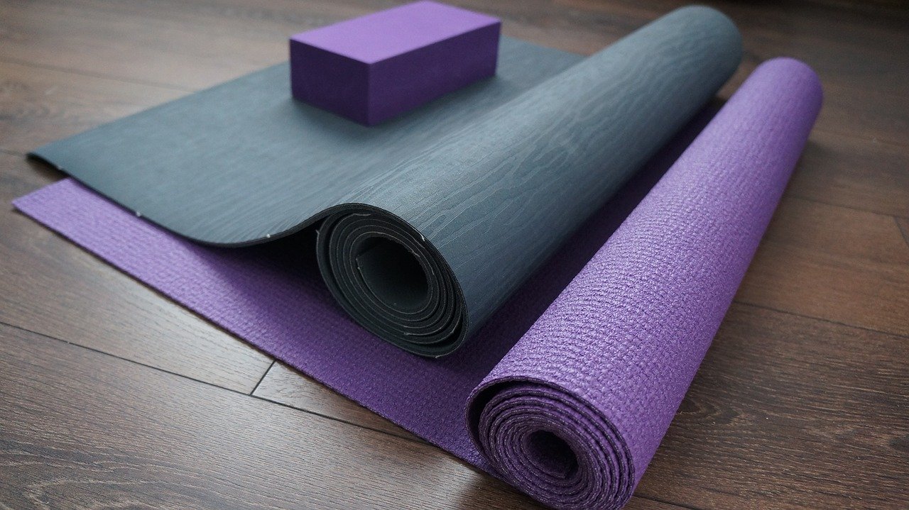 picking a yoga mat