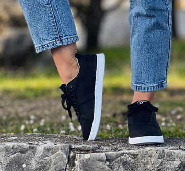 8000 Kicks Women’s Seeker Sneaker Review [Staff Tested] - LeafScore